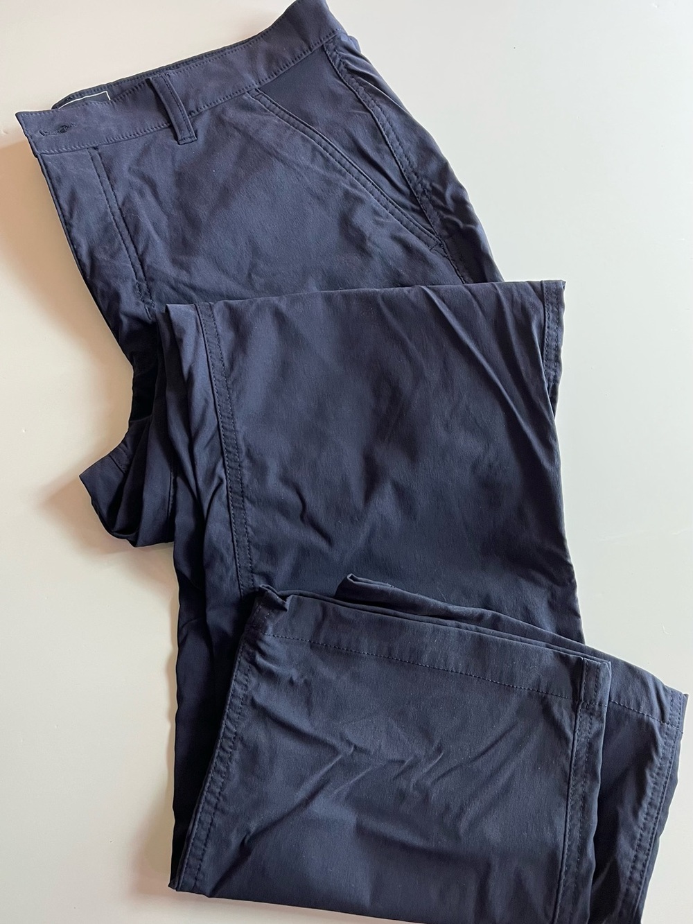 Eddie Bauer • Men's Classic Chino Pants in Navy • Travex